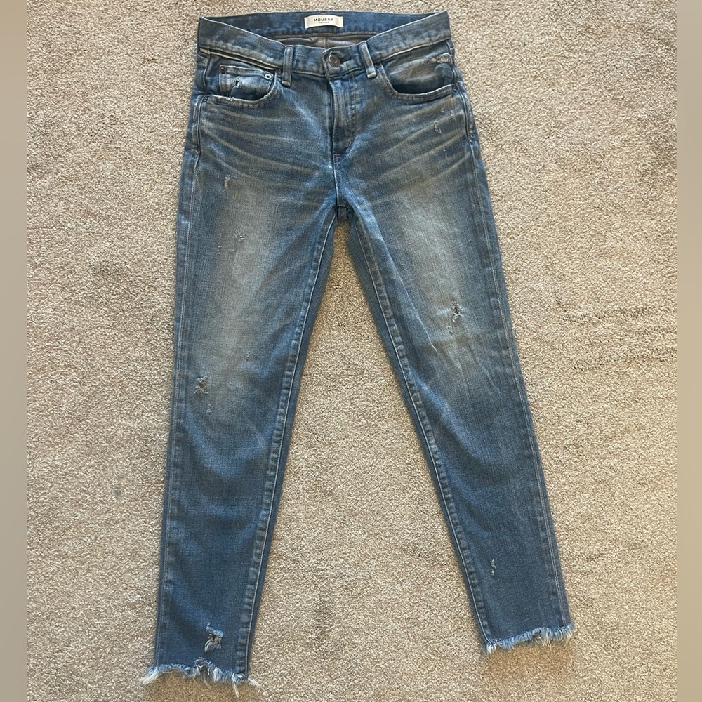 Moussy Vintage Distressed Frayed Hem Jeans size 26